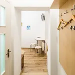 On Sholom Aleykhema 8 Апартаменти