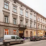Апартаменти On Sholom Aleykhema 8 *