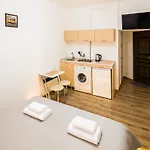 On Sholom Aleykhema 8 Апартаменти