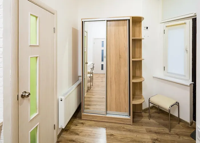 On Sholom Aleykhema 8 * Leópolis