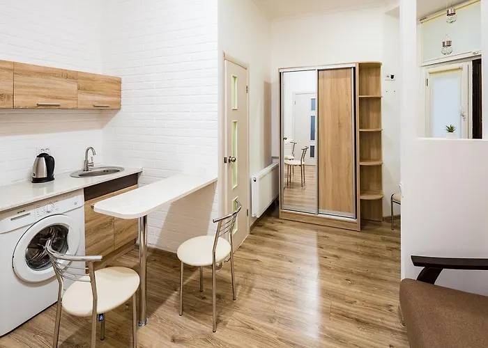 On Sholom Aleykhema 8 *