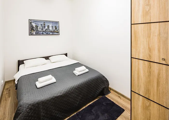 On Sholom Aleykhema 8 * Leópolis